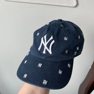 Women’s 47 embroidered Yankees hat navy